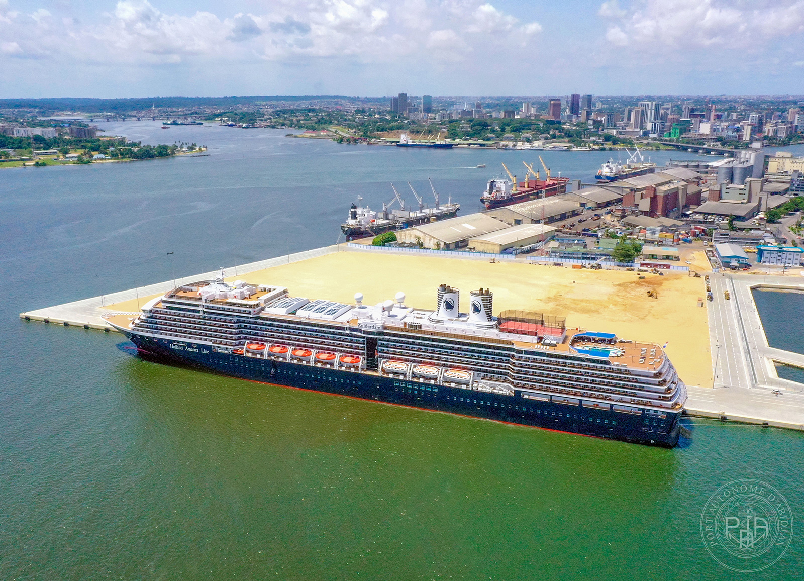 Le Port d'Abidjan accueille le plus grand navire de croisière de son histoire